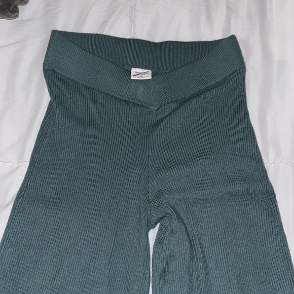 Yoga pants from Abercrombie & Fitch - Picture 2 of 2